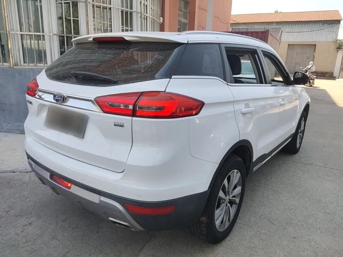 Geely Auto Emgrand X7 Sport 2016 2.0L Manual ZhiShang Version — миниатюра 6