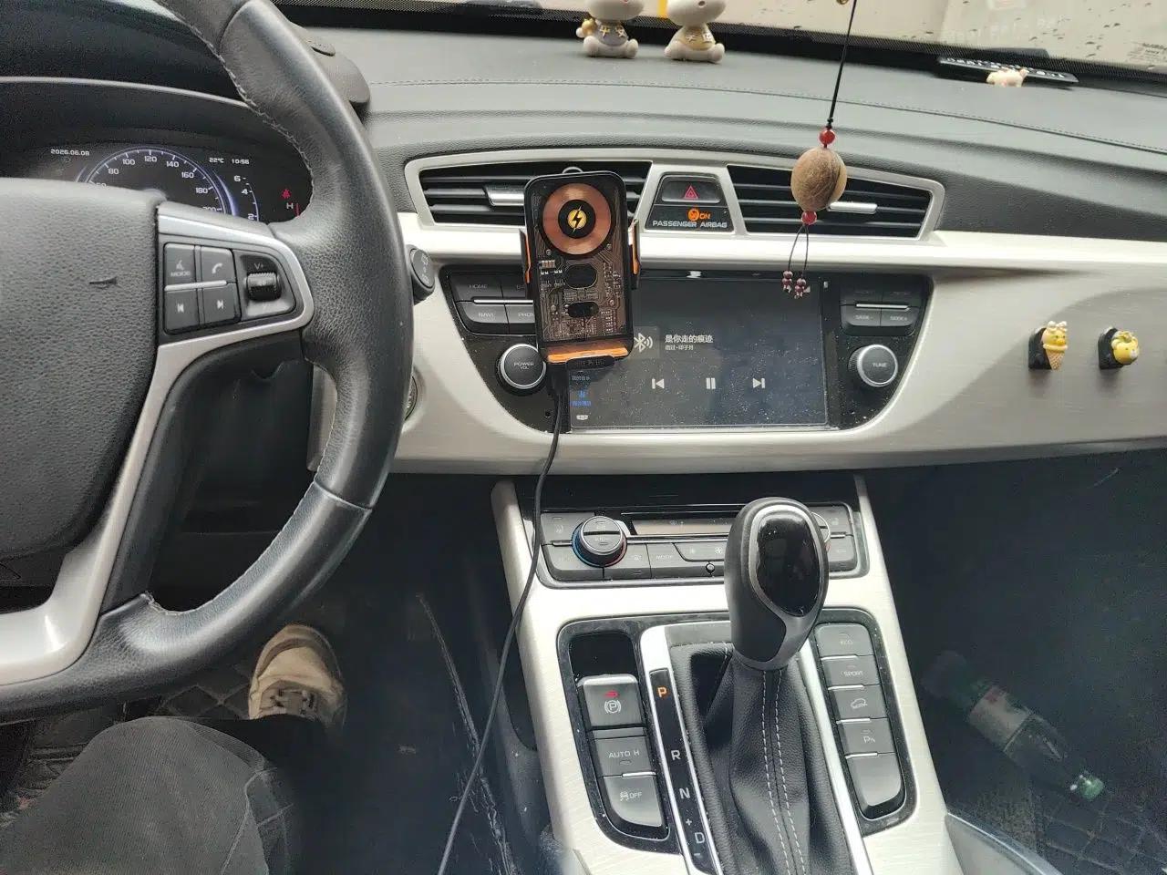 Geely Auto Emgrand X7 Sport 2018 1.8TD Automatic Two-Wheel Drive Smart Connect 4G Internet Edition — миниатюра 13