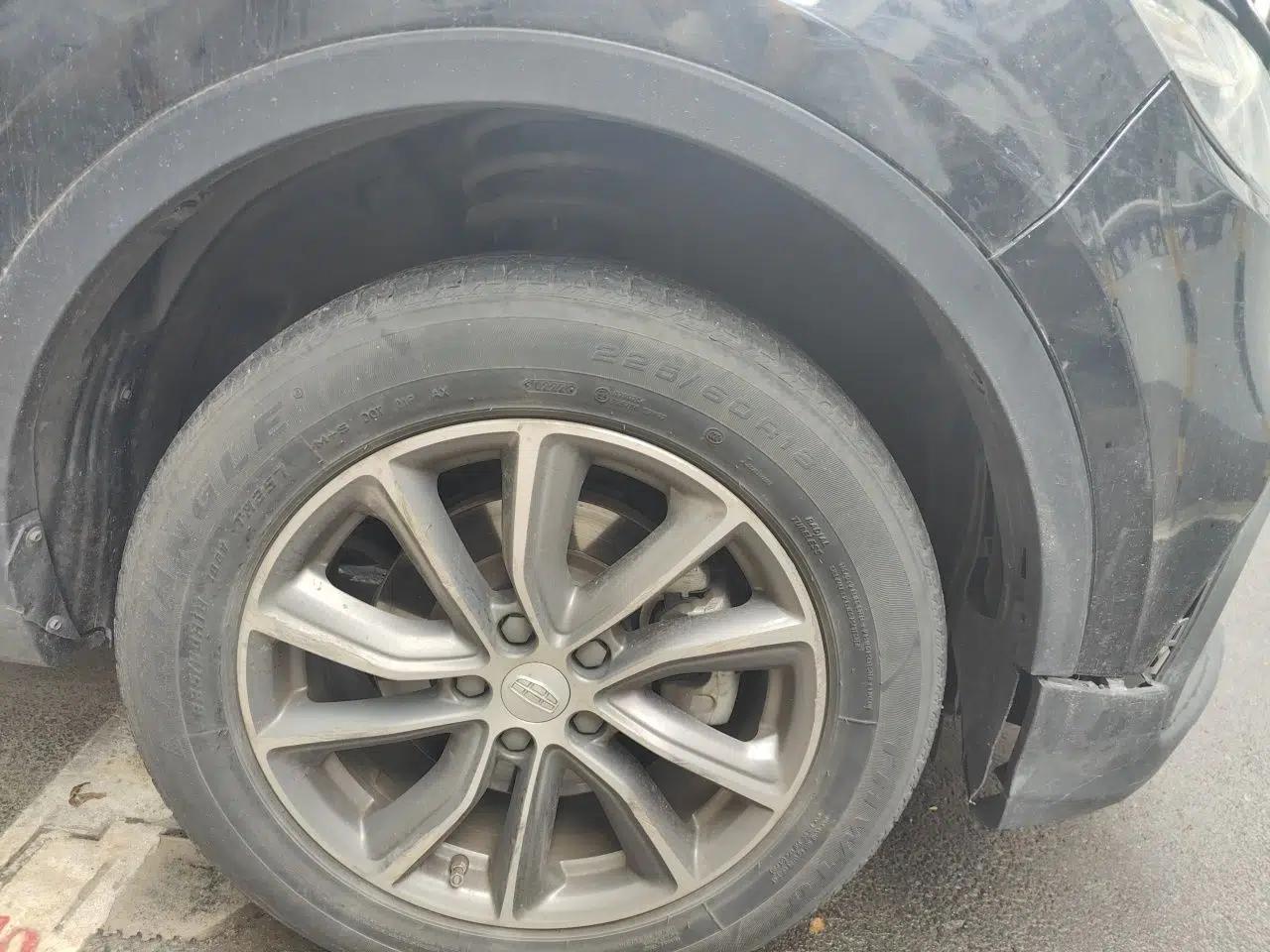Geely Auto Emgrand X7 Sport 2018 1.8TD Automatic Two-Wheel Drive Smart Connect 4G Internet Edition — миниатюра 8
