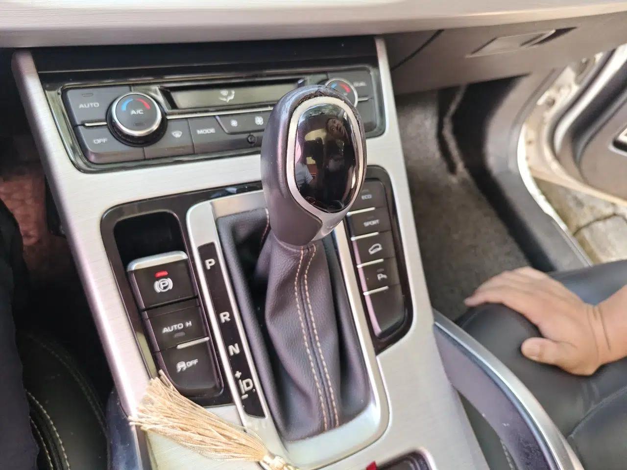Geely Auto Emgrand X7 Sport 2016 1.8TD Automatic Smart Connectivity Version — миниатюра 14
