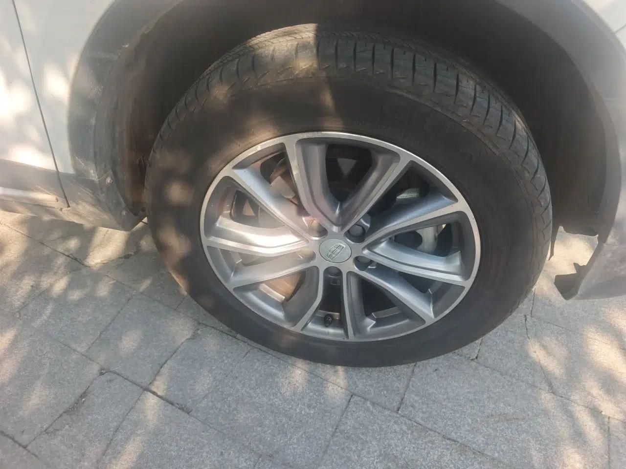 Geely Auto Emgrand X7 Sport 2018 1.8TD Automatic Two-Wheel Drive Smart Connect 4G Internet Edition — миниатюра 8