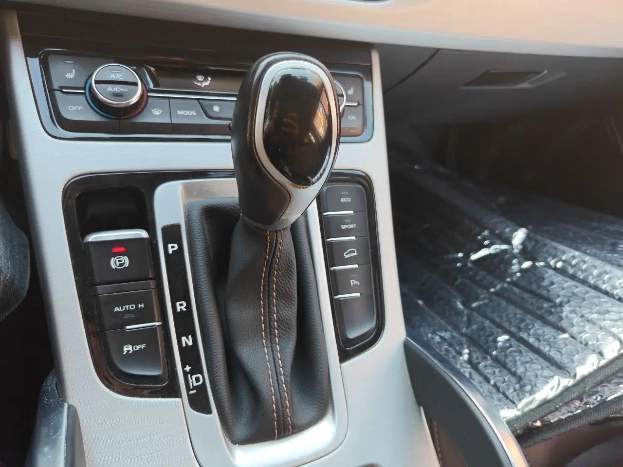 Geely Auto Emgrand X7 Sport 2016 1.8TD Automatic ZhiZun Version — миниатюра 11