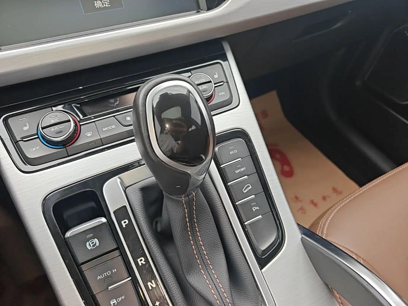 Geely Auto Emgrand X7 Sport 2016 1.8TD Automatic ZhiZun Version — миниатюра 16