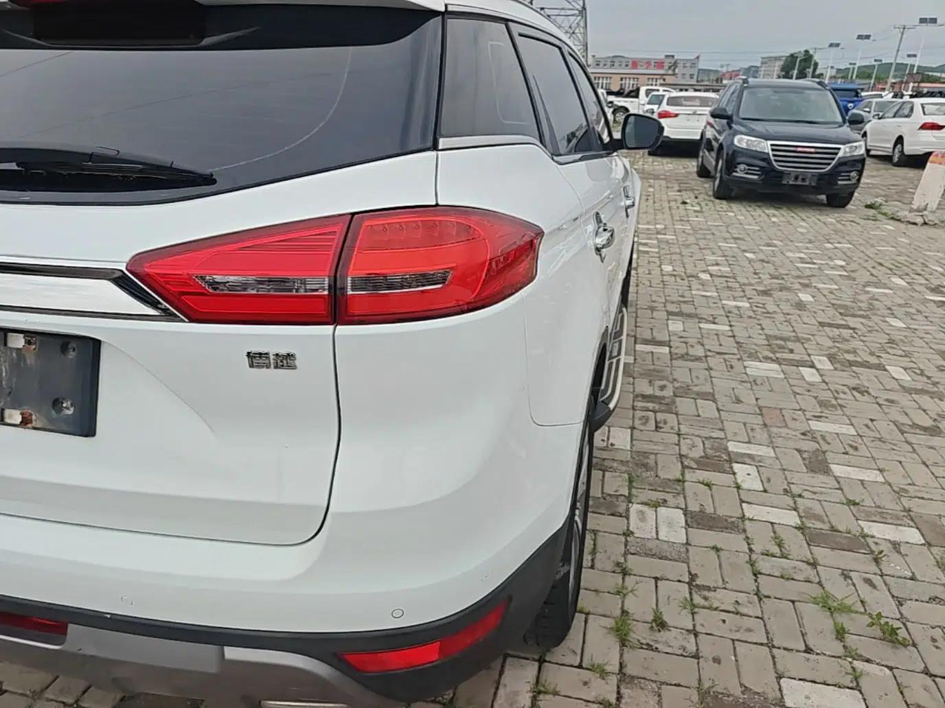 Geely Auto Emgrand X7 Sport 2016 1.8TD Automatic ZhiZun Version — миниатюра 9