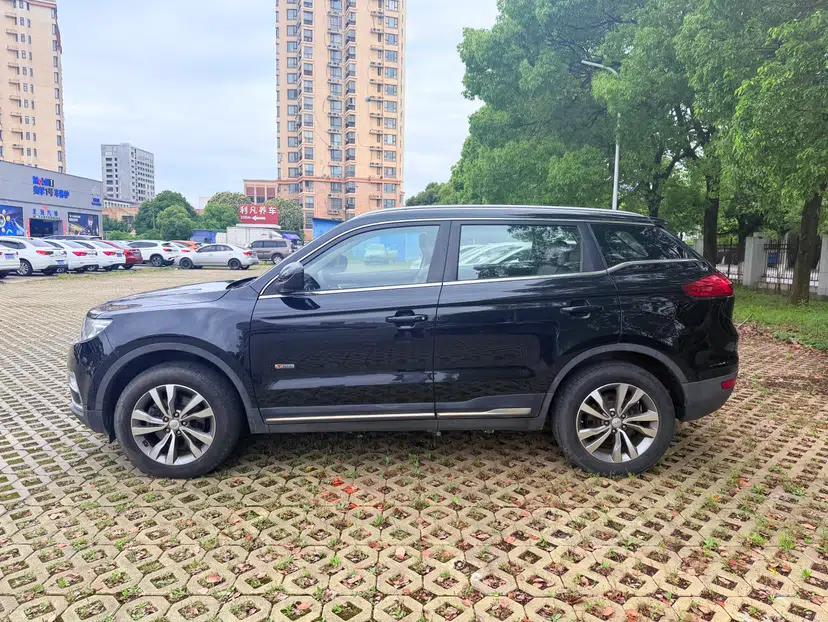 Geely Auto Emgrand X7 Sport 2016 1.8TD Automatic ZhiZun Version — миниатюра 16