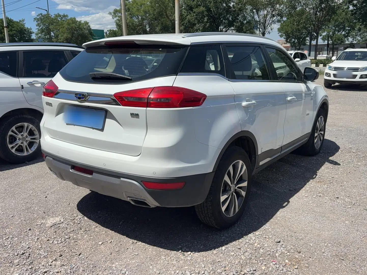 Geely Auto Emgrand X7 Sport 2016 1.8TD Automatic ZhiShang Model — миниатюра 4