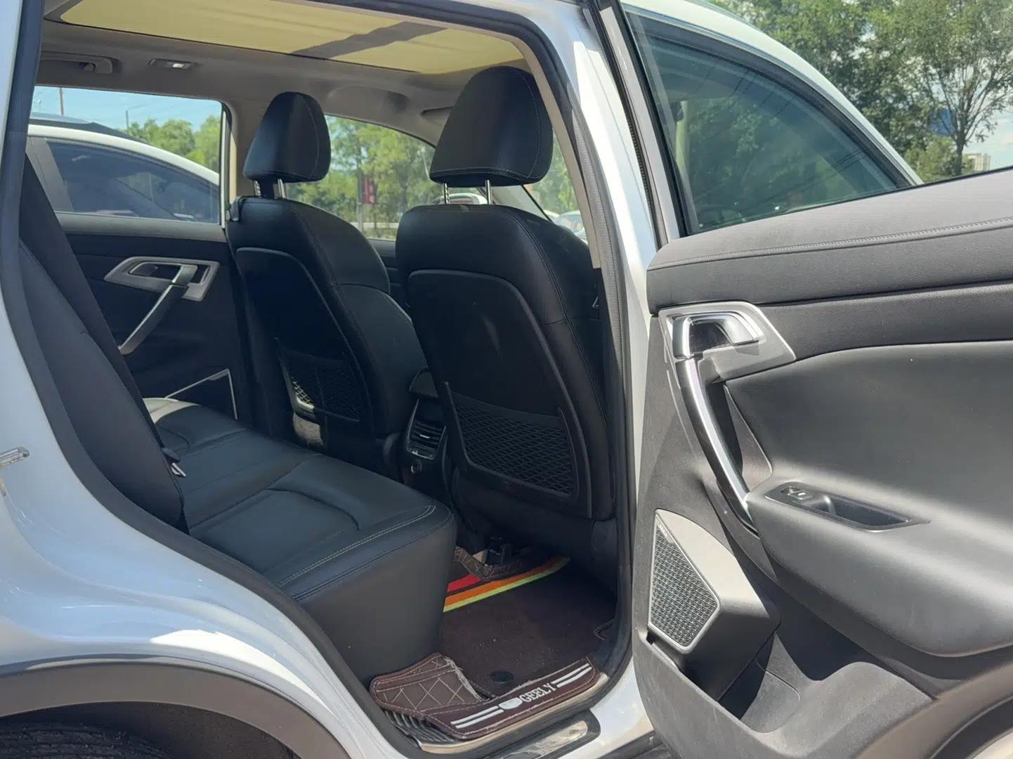 Geely Auto Emgrand X7 Sport 2016 1.8TD Automatic ZhiShang Model — миниатюра 8