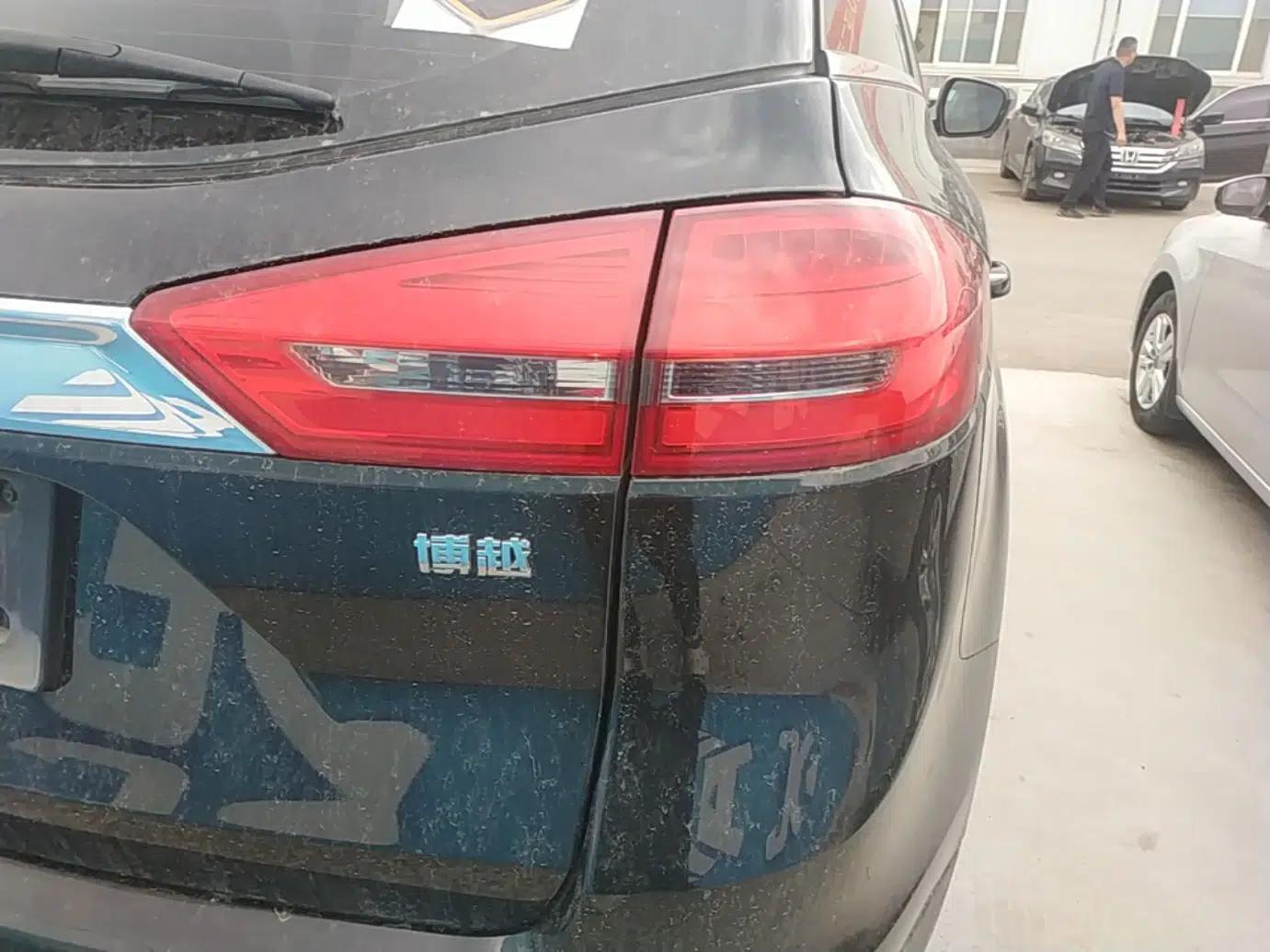 Geely Auto Emgrand X7 Sport 2016 1.8TD Automatic ZhiZun Version — миниатюра 9