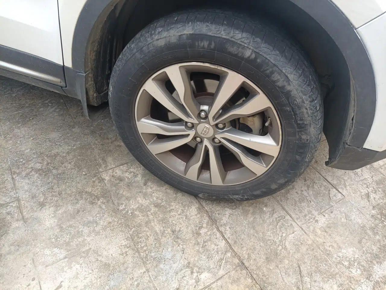 Geely Auto Emgrand X7 Sport 2016 2.0L Manual Smart Connect Version — миниатюра 8