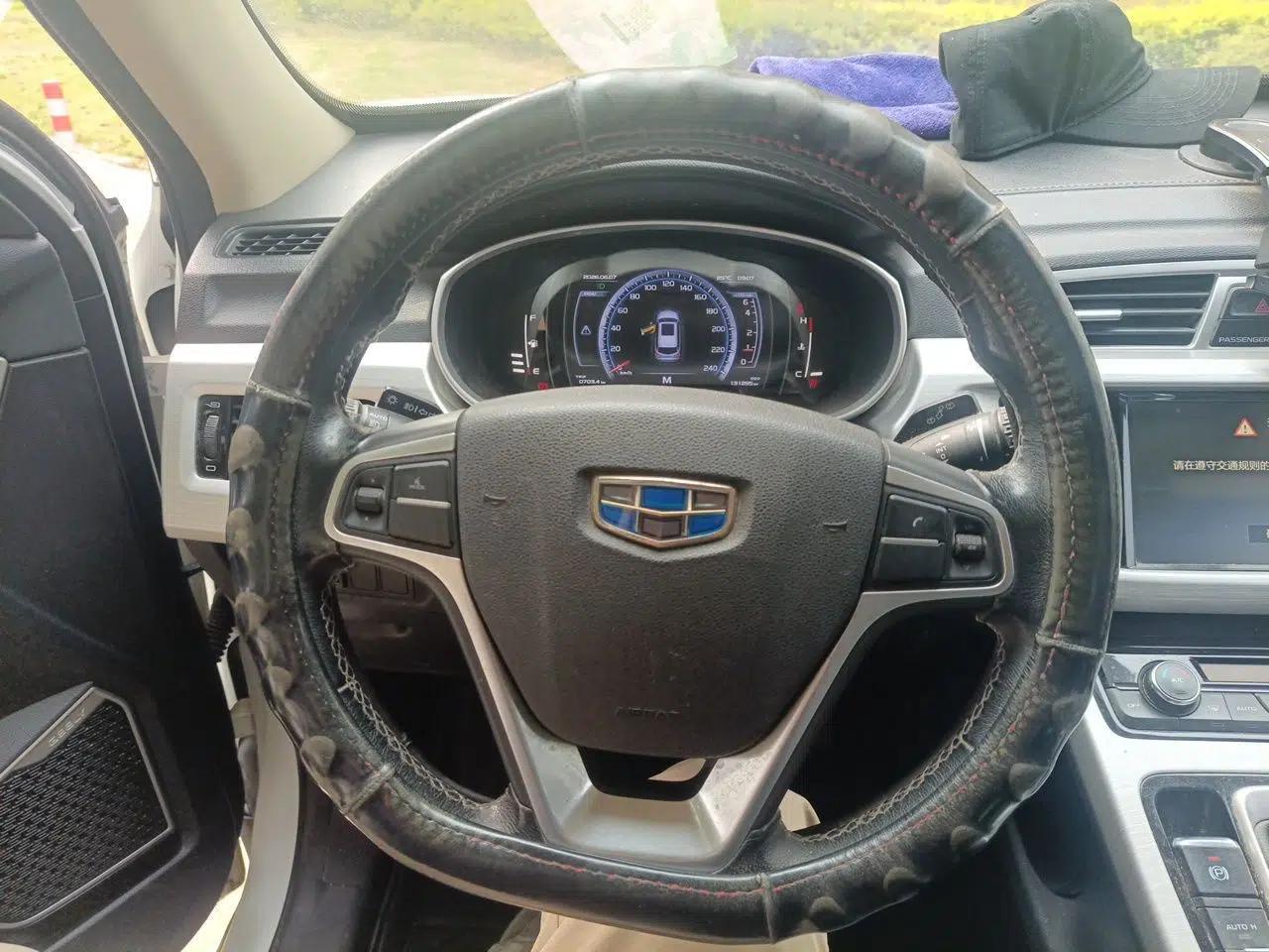 Geely Auto Emgrand X7 Sport 2016 2.0L Manual Smart Connect Version — миниатюра 10