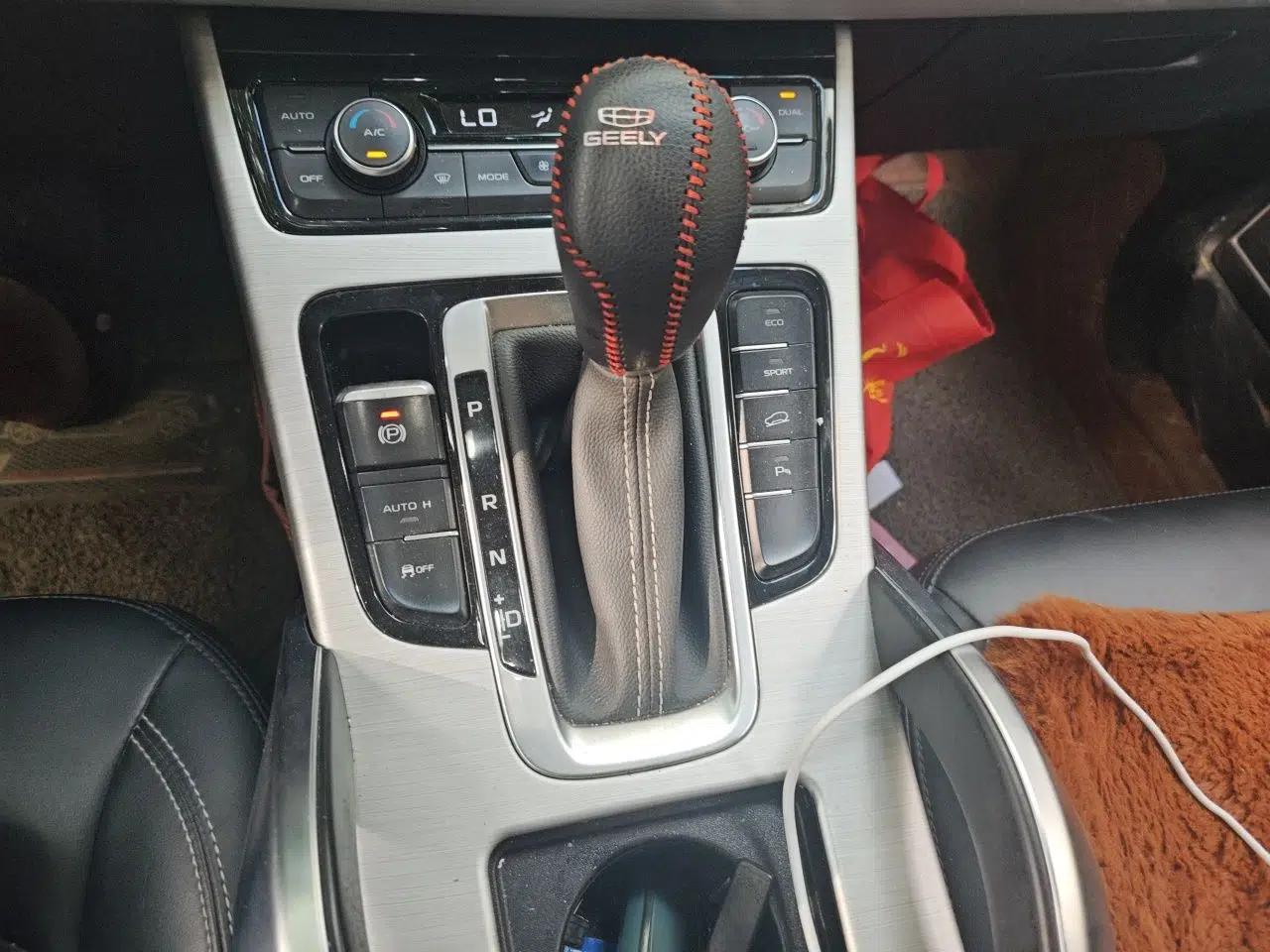 Geely Auto Emgrand X7 Sport 2016 1.8TD Automatic ZhiShang Model — миниатюра 14