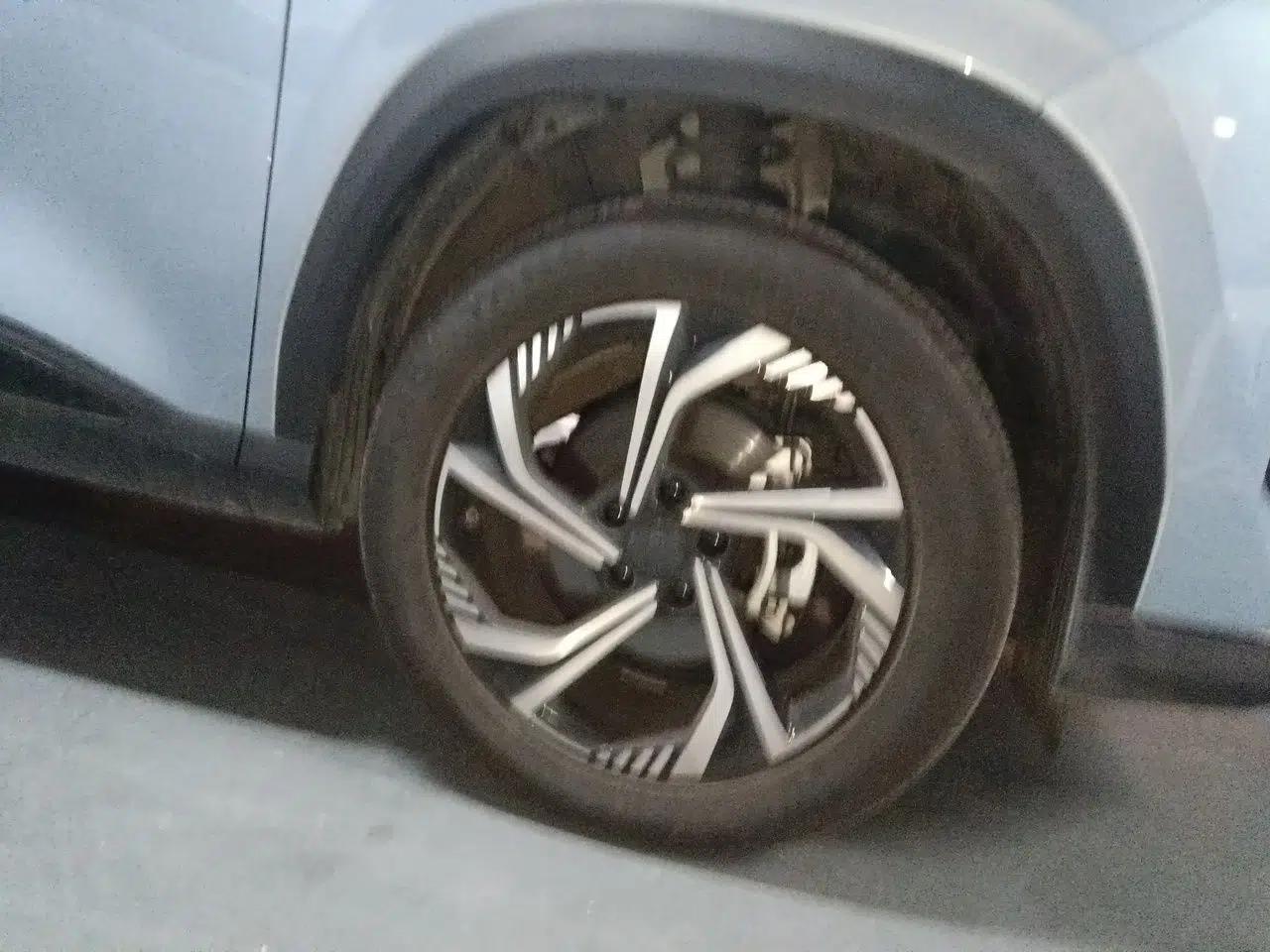 Geely Auto Emgrand X7 Sport 2024 1.5TD Dragon Edition — миниатюра 8