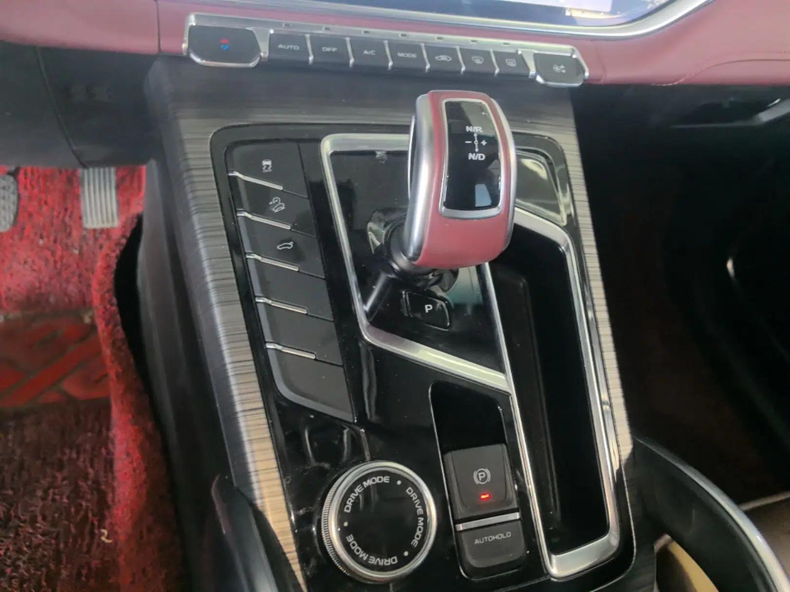 Geely Auto Emgrand X7 Sport 2022 Boyue X 1.8TD DCT ZhiShang Model — миниатюра 16