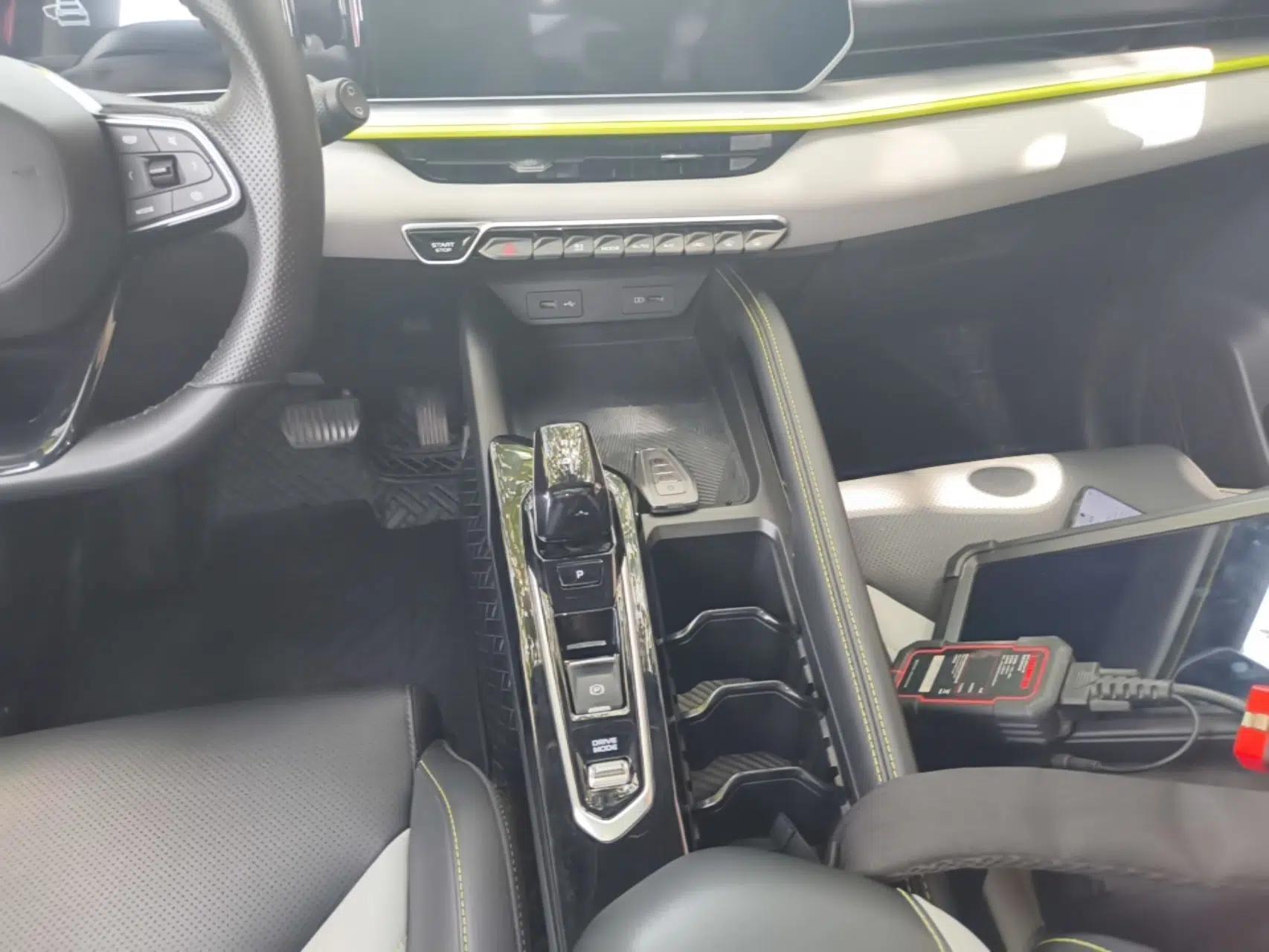 Geely Auto Coolray 2022 Bin Yue COOL 1.5TD DCT Hot Engine Edition — миниатюра 16