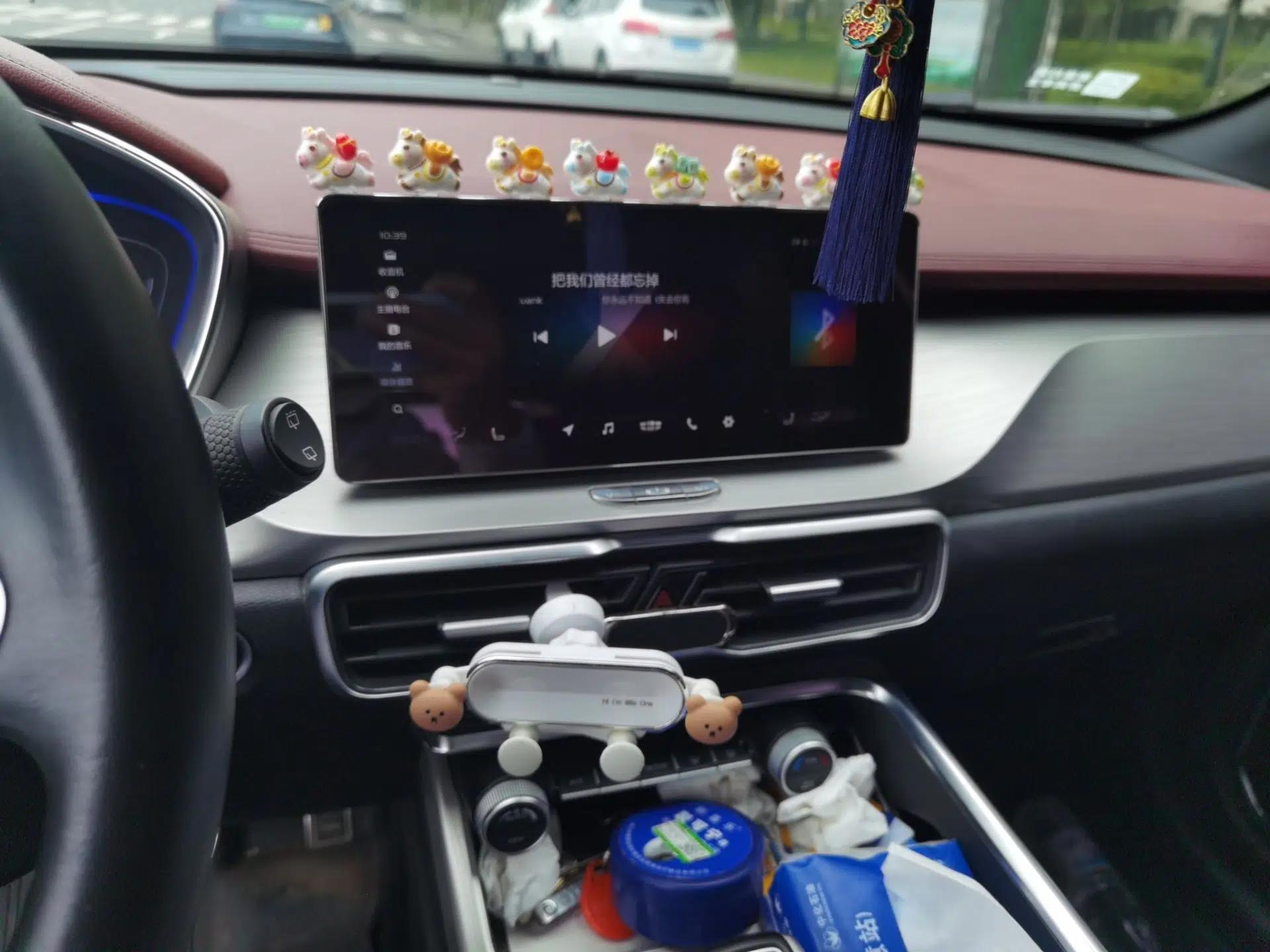 Geely Auto Coolray 2019 Sport Model 260T DCT Battle China V Standard — миниатюра 13