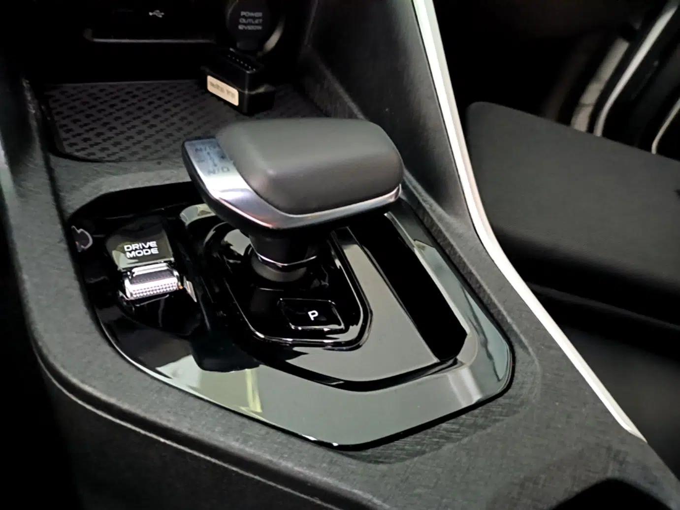 Geely Auto Coolray 2021 1.4T DCT Platinum Edition — миниатюра 23