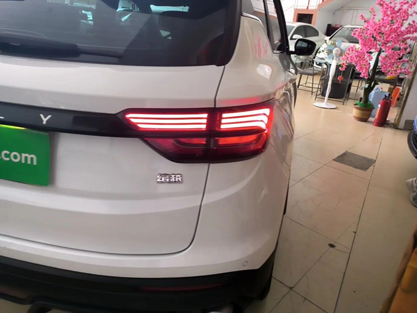 Geely Auto Coolray 2021 1.4T DCT Platinum Edition — миниатюра 9