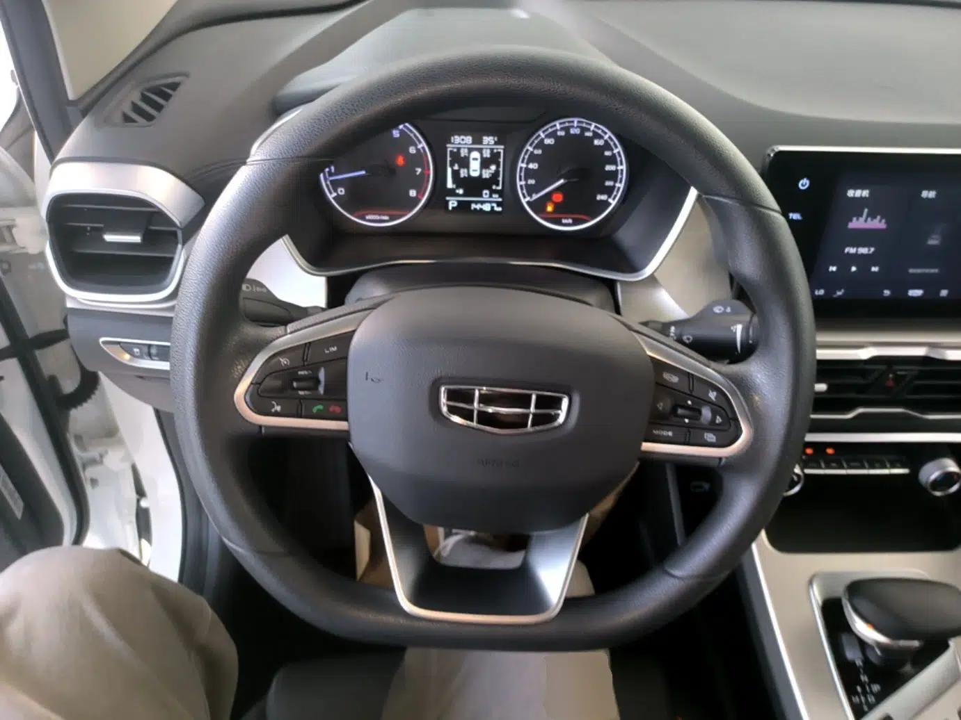 Geely Auto Coolray 2024 1.5T DCT Longteng Edition — миниатюра 13