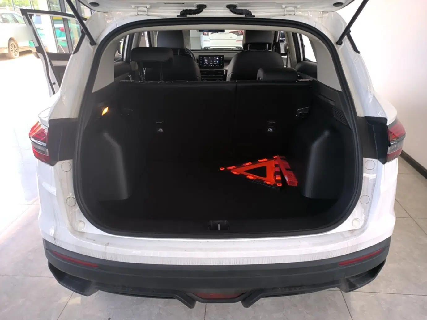 Geely Auto Coolray 2024 1.5T DCT Longteng Edition — миниатюра 22