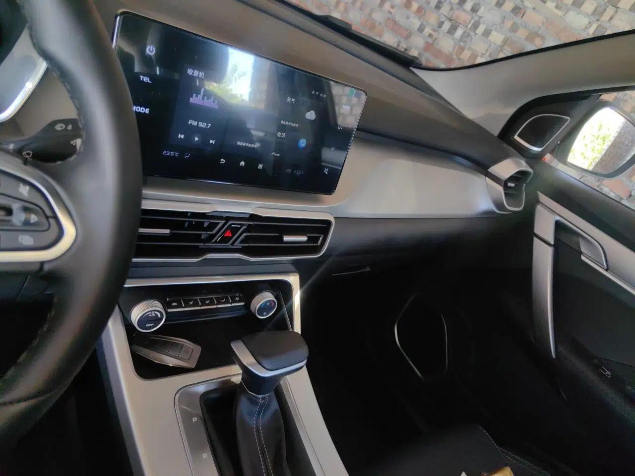 Geely Auto Coolray 2025 1.5L CVT Super Edition — миниатюра 13