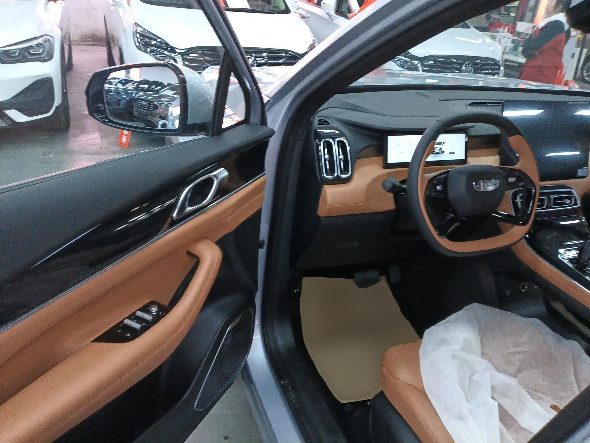 Geely Auto FX11 2025 4th Generation 1.5TD DCT - Shanhe — миниатюра 18