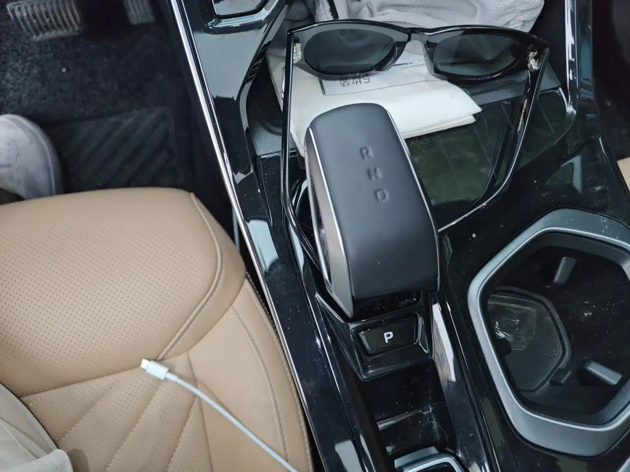 Geely Auto FX11 2023 1.5TD DCT Prestige Edition — миниатюра 14