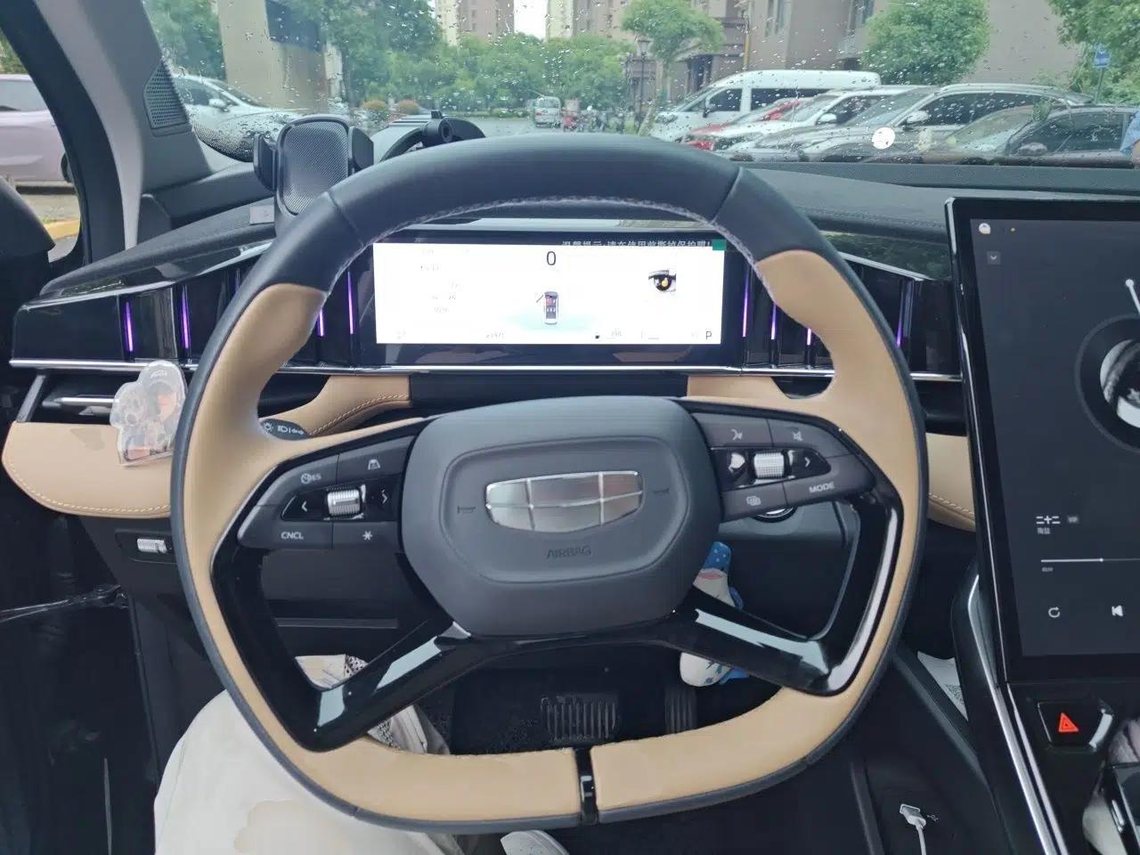 Geely Auto FX11 2023 1.5TD DCT Prestige Edition — миниатюра 10