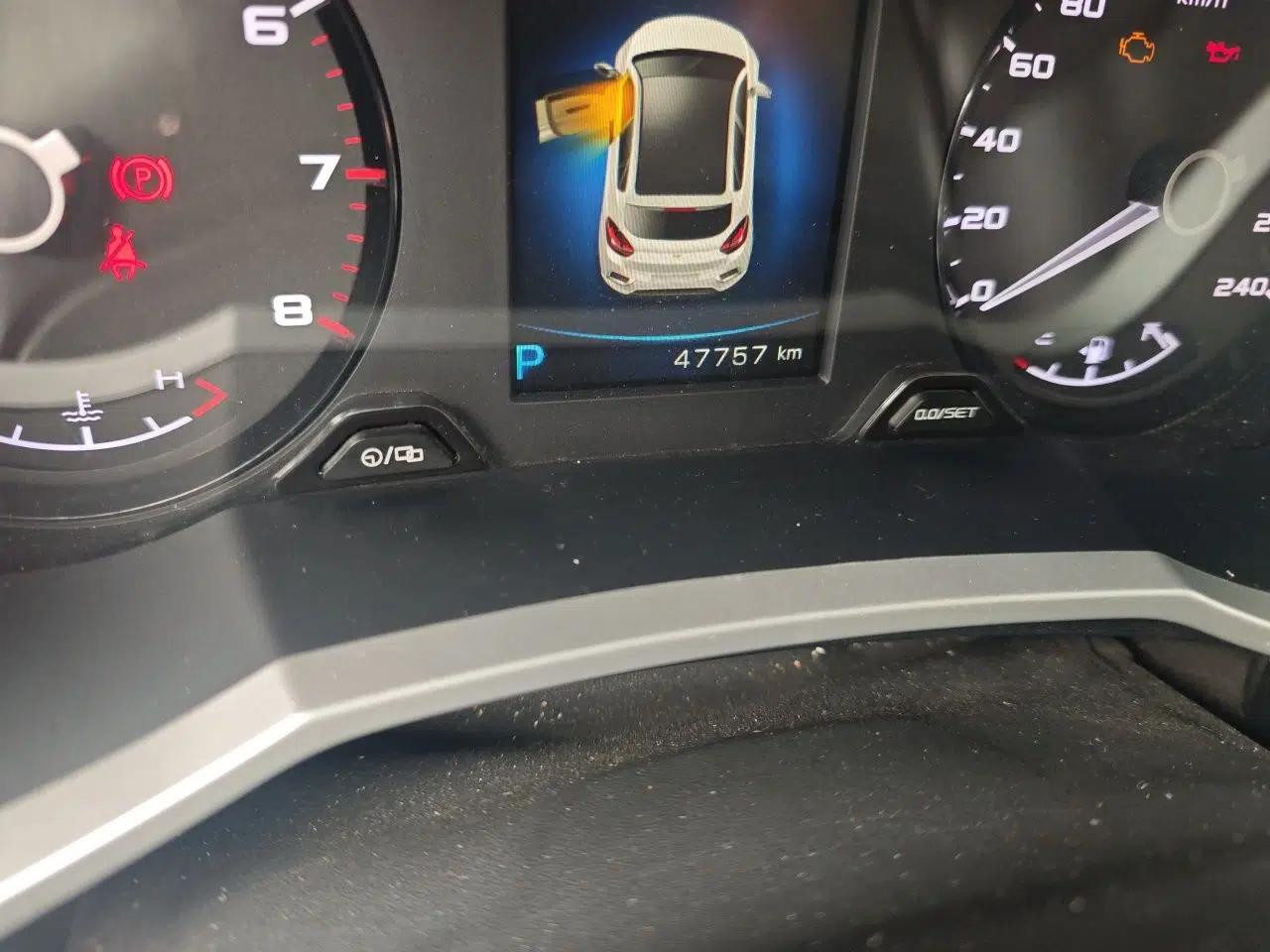 Geely Auto Emgrand GS 2017 Elegant Edition 1.3T Automatic Smart Connectivity Model — миниатюра 12