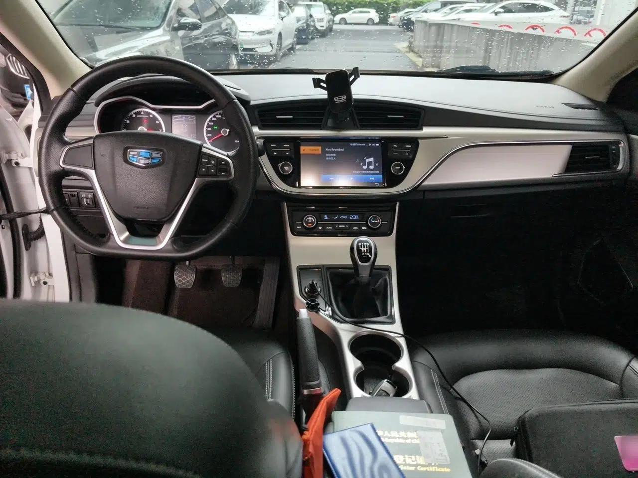 Geely Auto Emgrand GL 2017 1.8L Manual Elite Model — миниатюра 9