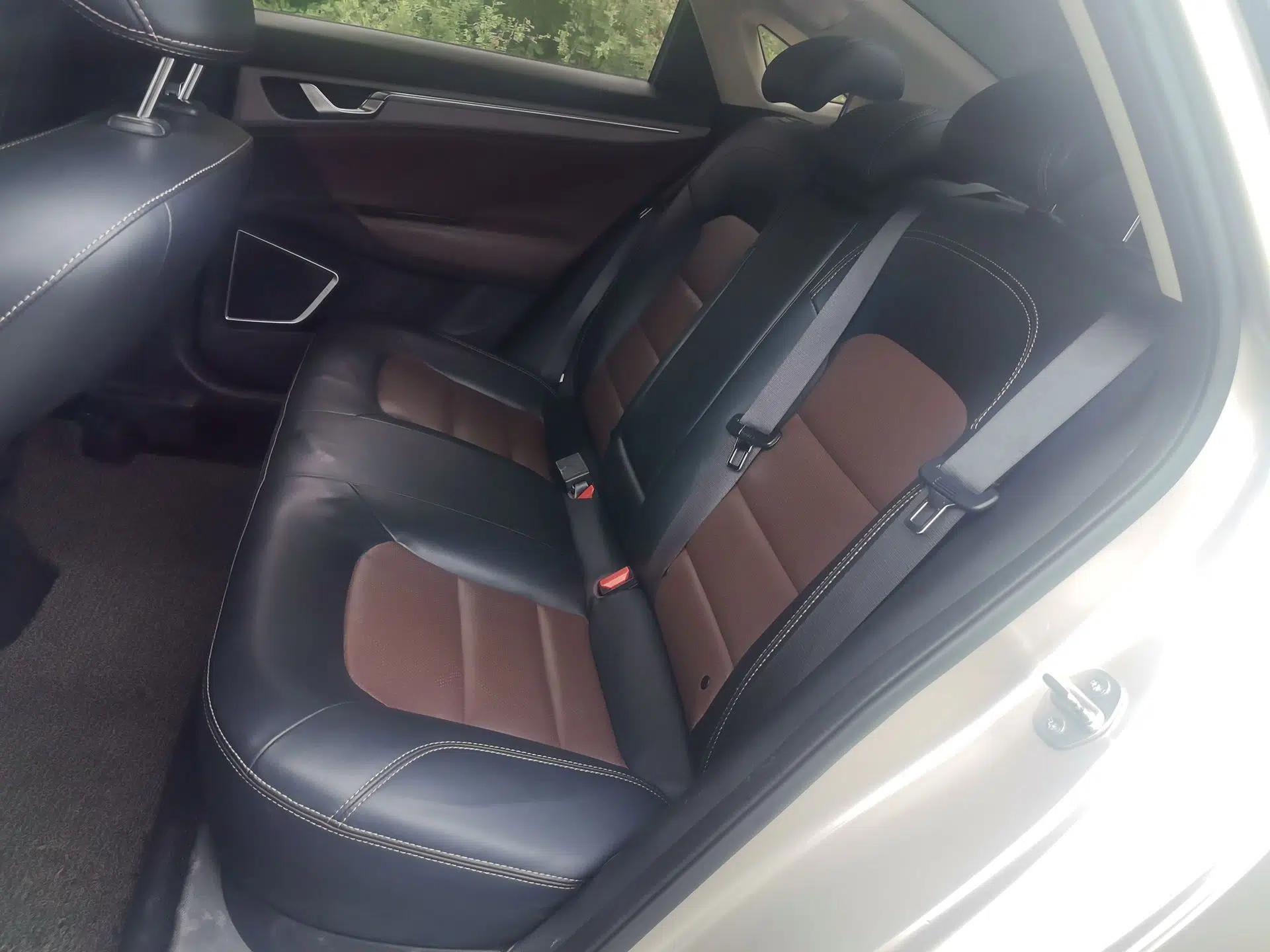 Geely Auto Emgrand GL 2018 1.4T DCT Prestige Smart Connectivity Version — миниатюра 17