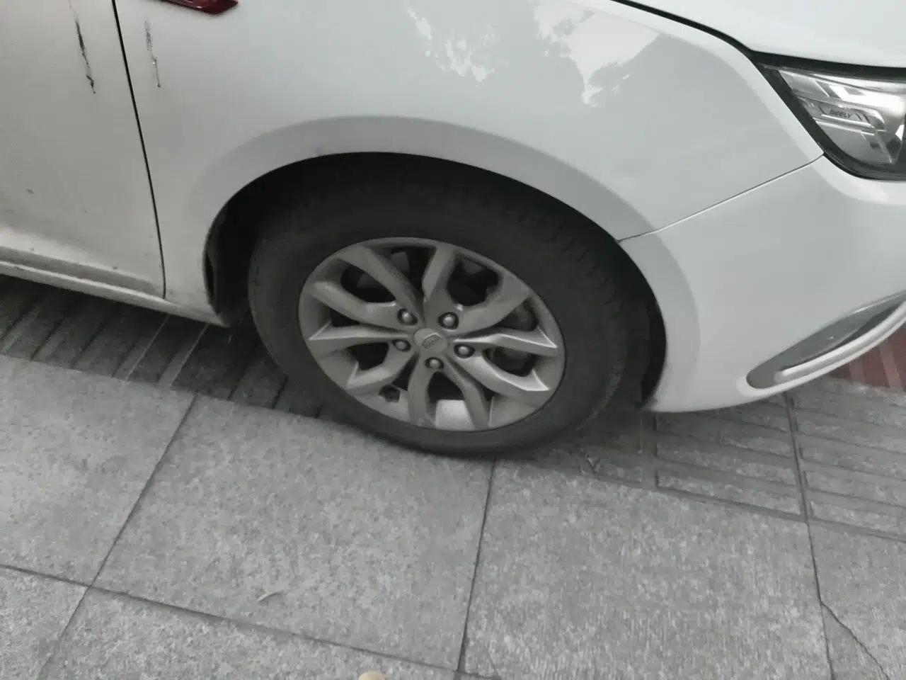 Geely Auto Emgrand GL 2017 1.3T DCT Elite Model — миниатюра 8