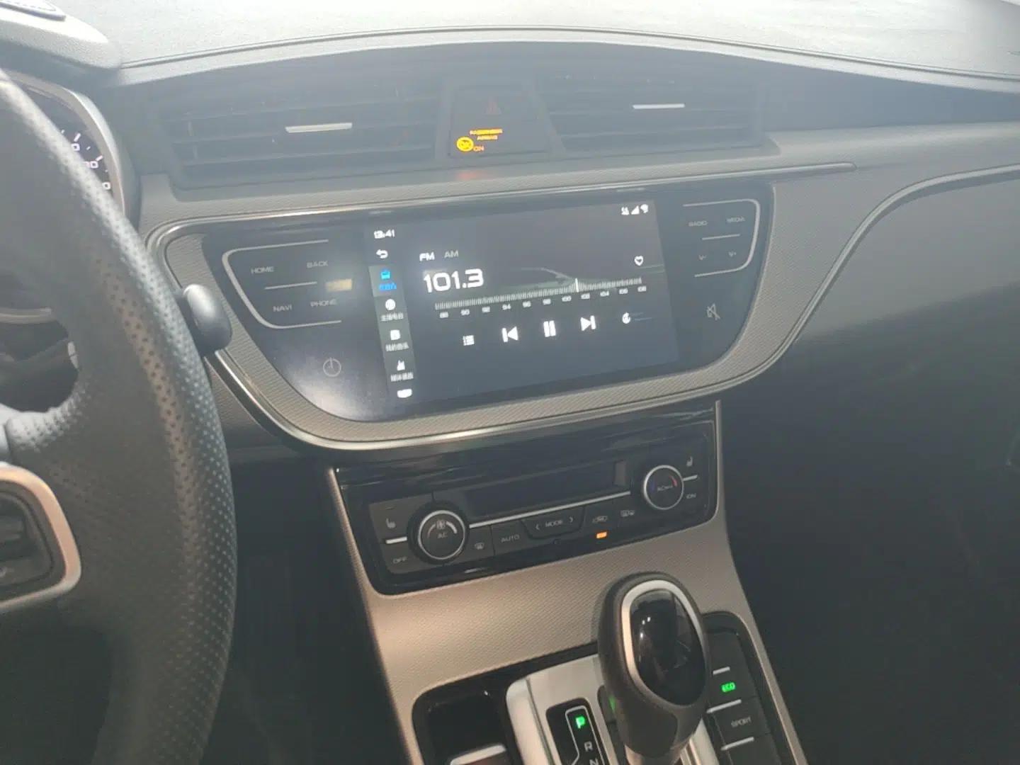 Geely Auto Emgrand GL 2018 1.4T DCT Prestige Smart Connectivity Version — миниатюра 15
