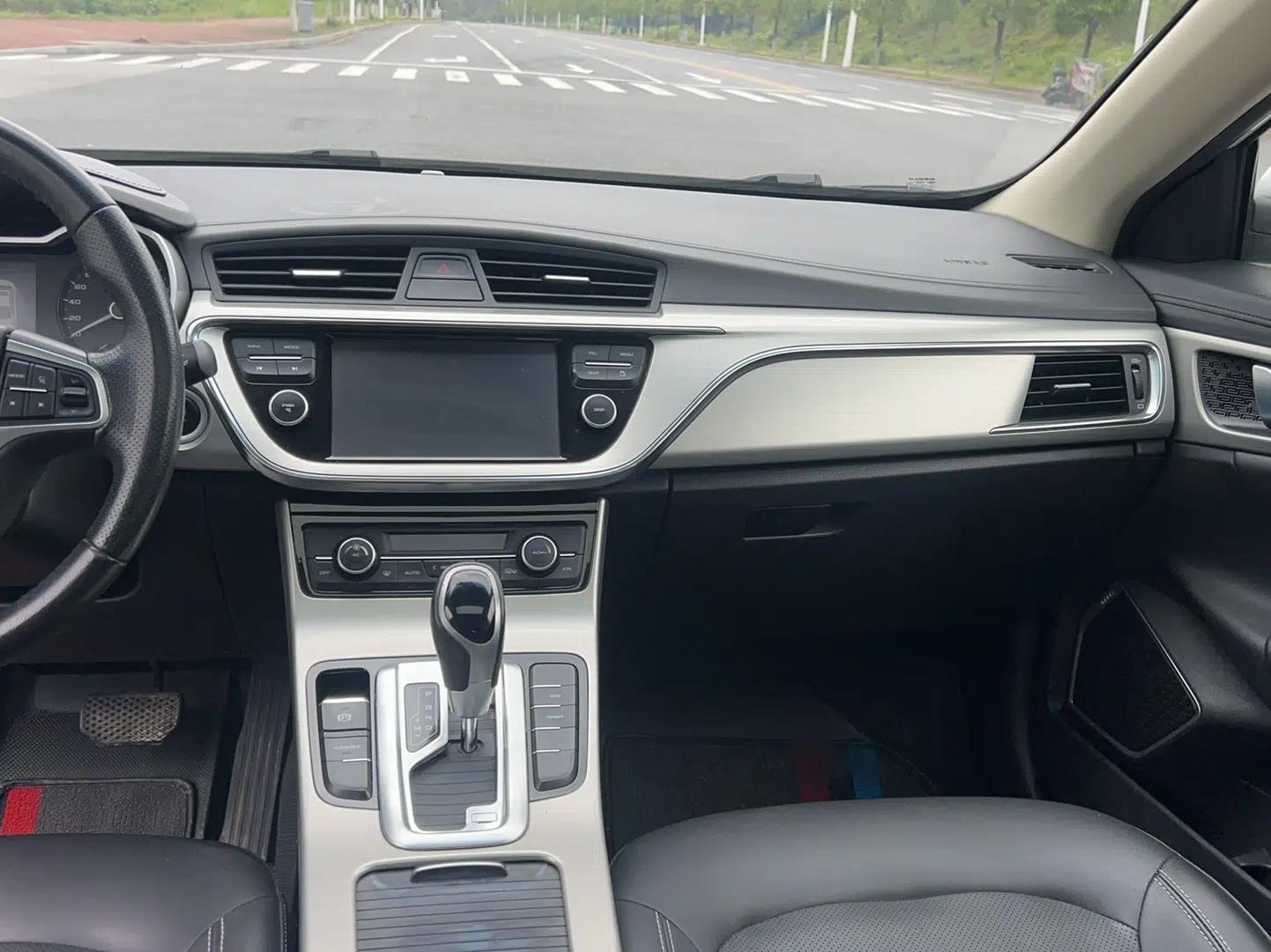 Geely Auto Emgrand GL 2017 1.3T DCT Elite Model — миниатюра 24