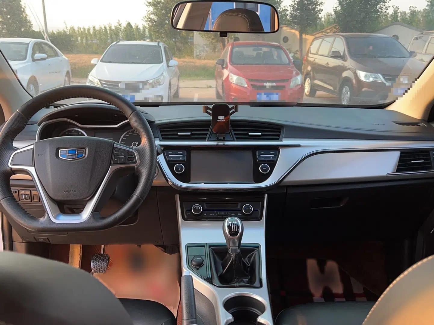 Geely Auto Emgrand GL 2017 1.8L Manual Elite Model — миниатюра 13