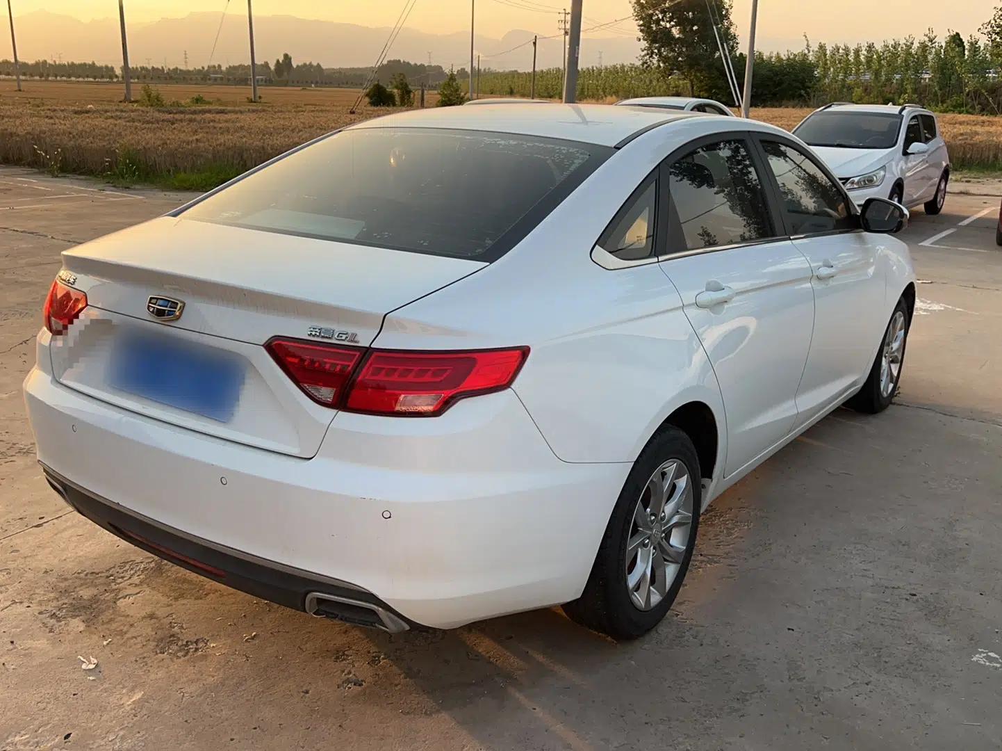 Geely Auto Emgrand GL 2017 1.8L Manual Elite Model — миниатюра 4