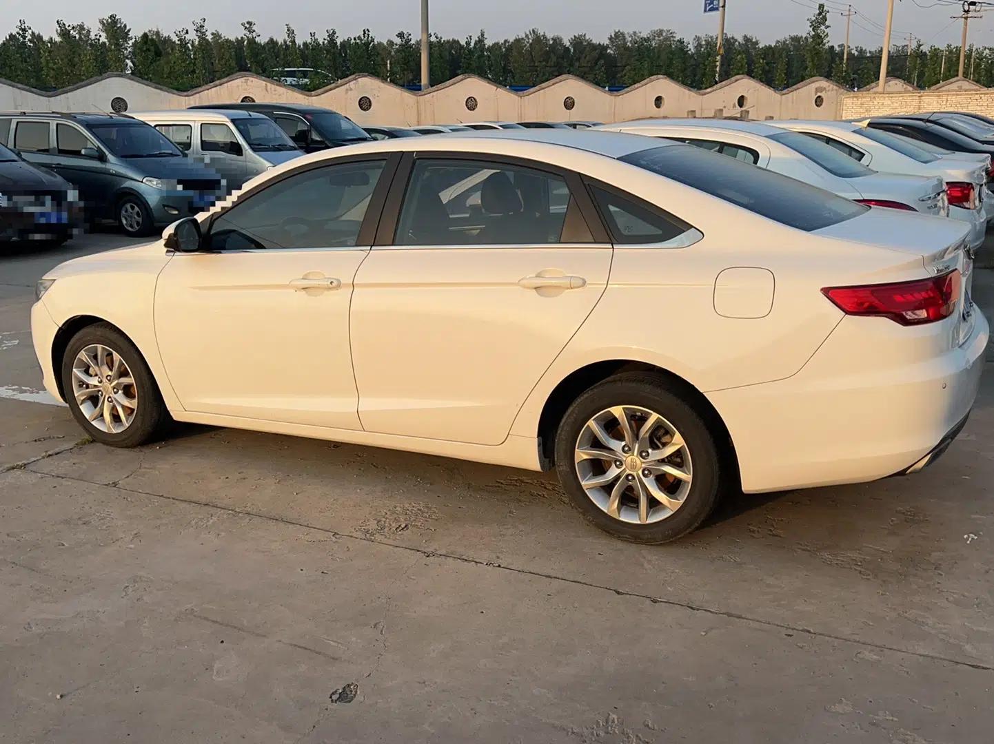 Geely Auto Emgrand GL 2017 1.8L Manual Elite Model — миниатюра 6
