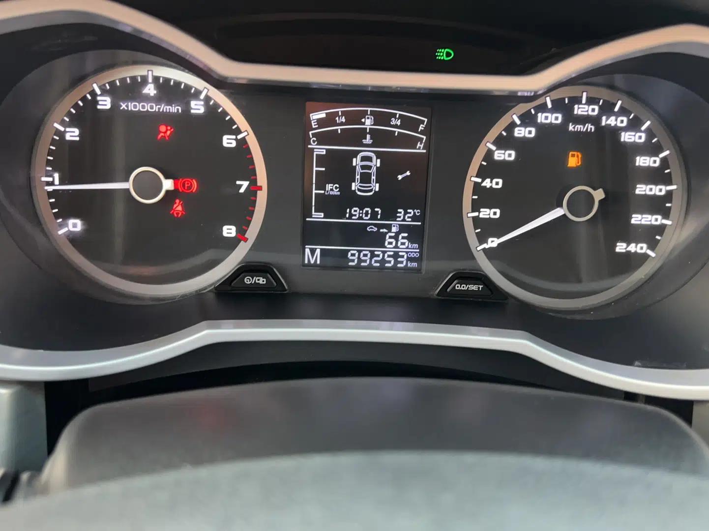 Geely Auto Emgrand GL 2017 1.8L Manual Elite Model — миниатюра 7