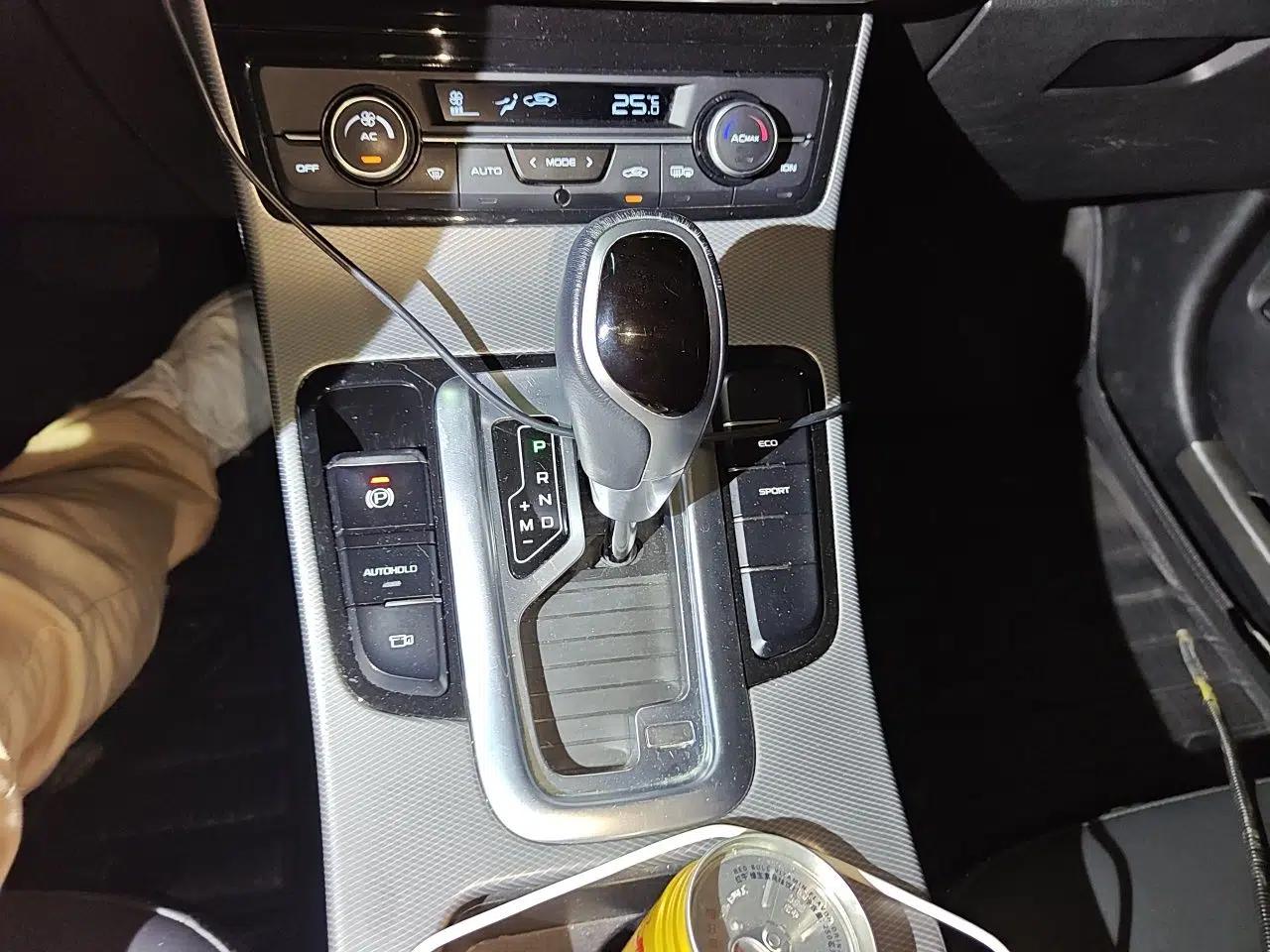 Geely Auto Emgrand GL 2017 1.8L DCT Elite Model — миниатюра 14