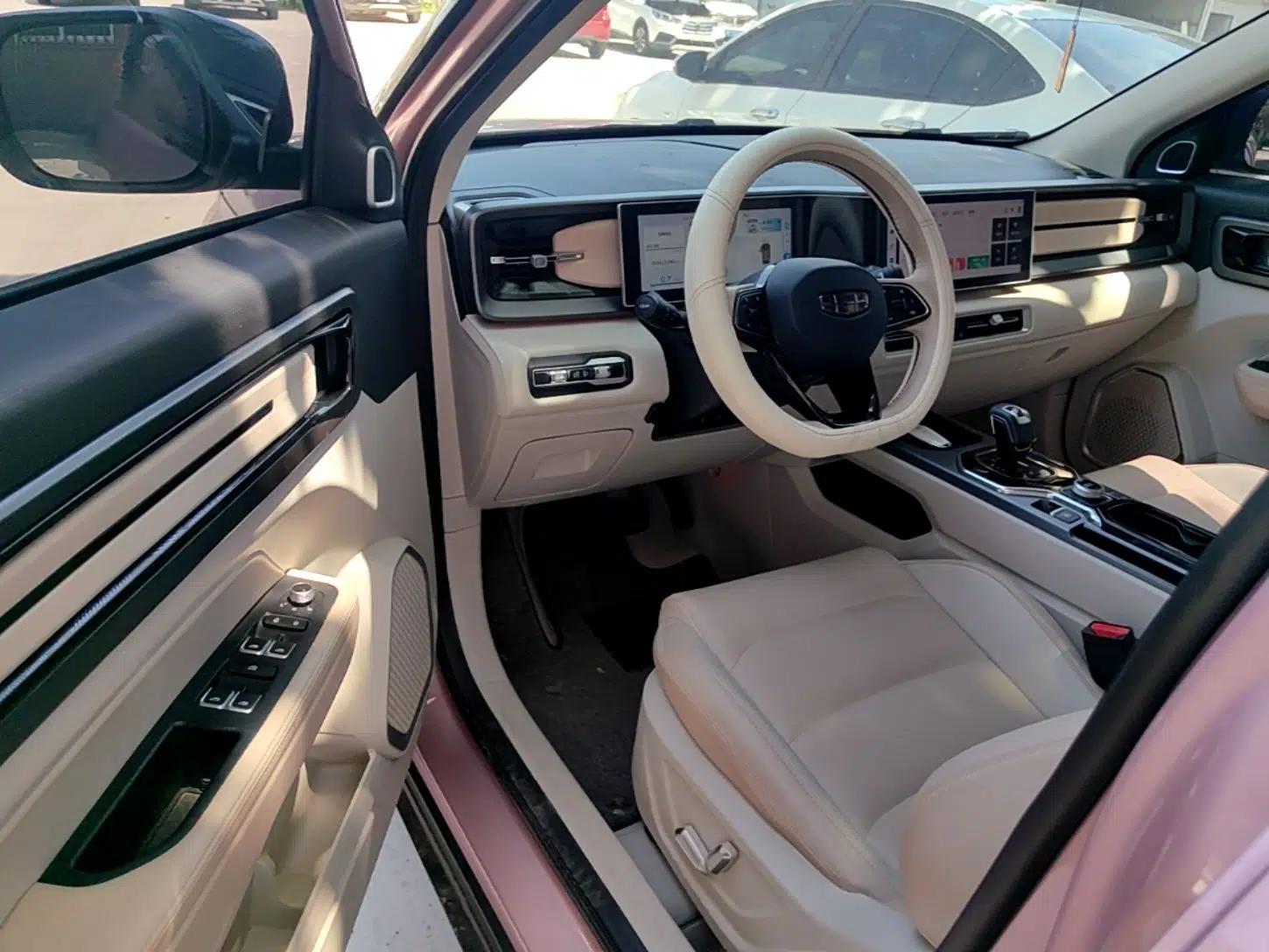 Geely Auto icon 2023 1.5TD Chocolate Smoothie Edition — миниатюра 18