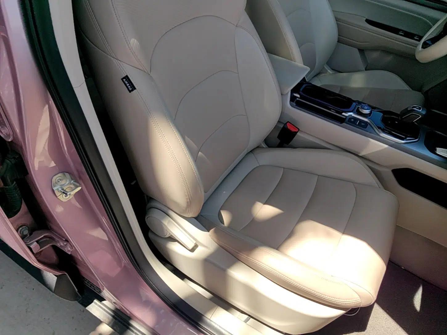 Geely Auto icon 2023 1.5TD Chocolate Smoothie Edition — миниатюра 19