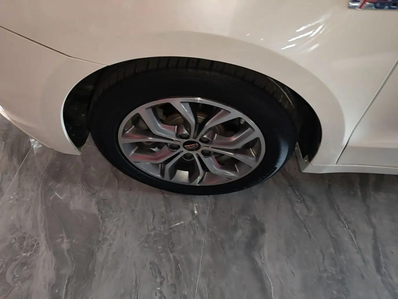 Geely Auto Emgrand GT 2016 1.8T Zunya Model — миниатюра 15