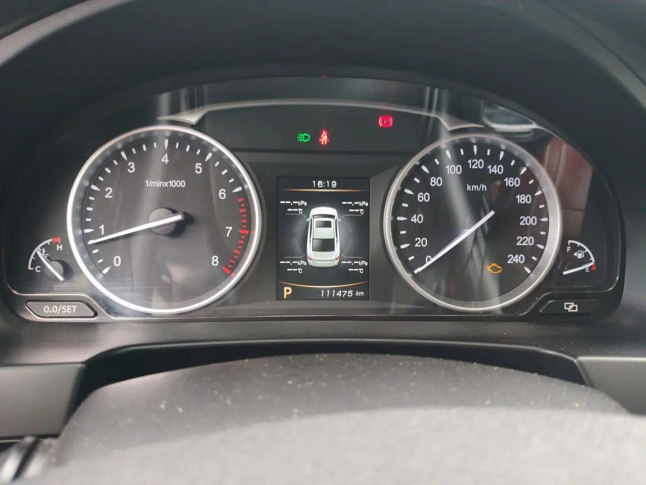 Geely Auto Emgrand GT 2015 2.4L Comfort Model — миниатюра 11