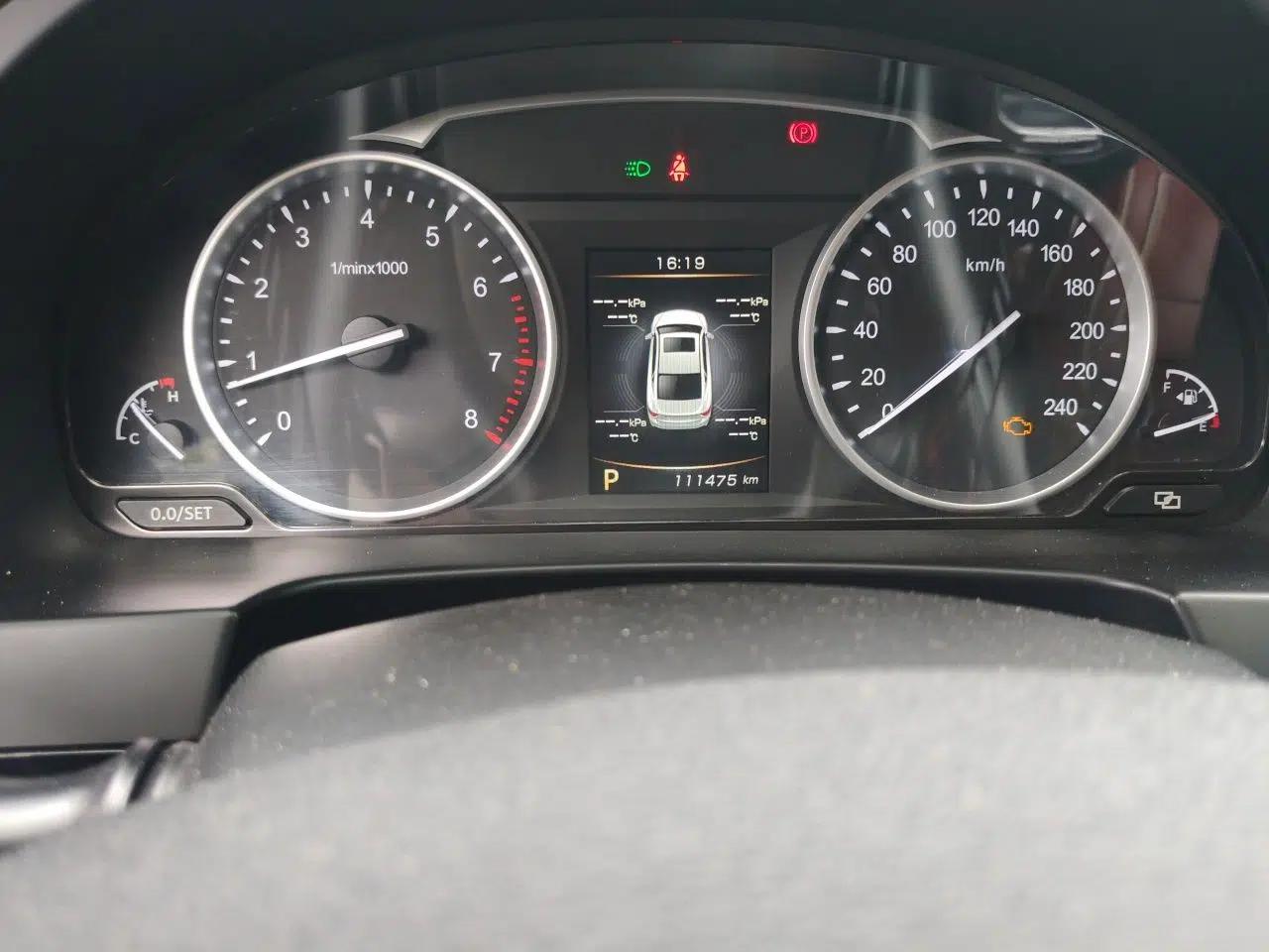 Geely Auto Emgrand GT 2015 2.4L Comfort Model — миниатюра 12
