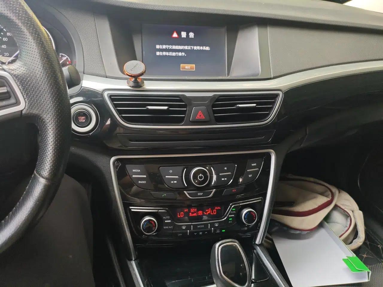 Geely Auto Emgrand GT 2015 1.8T Premium Model — миниатюра 13