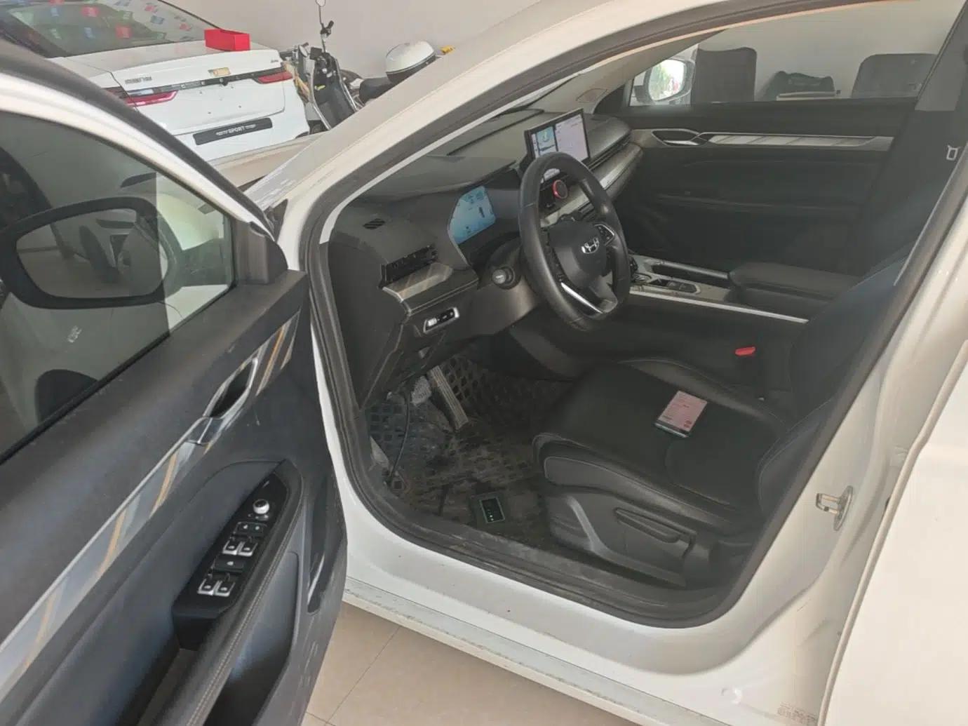 Geely Auto Emgrand L HiP 2022 1.5TD-DHT Pro 100KM Super Clean — миниатюра 23
