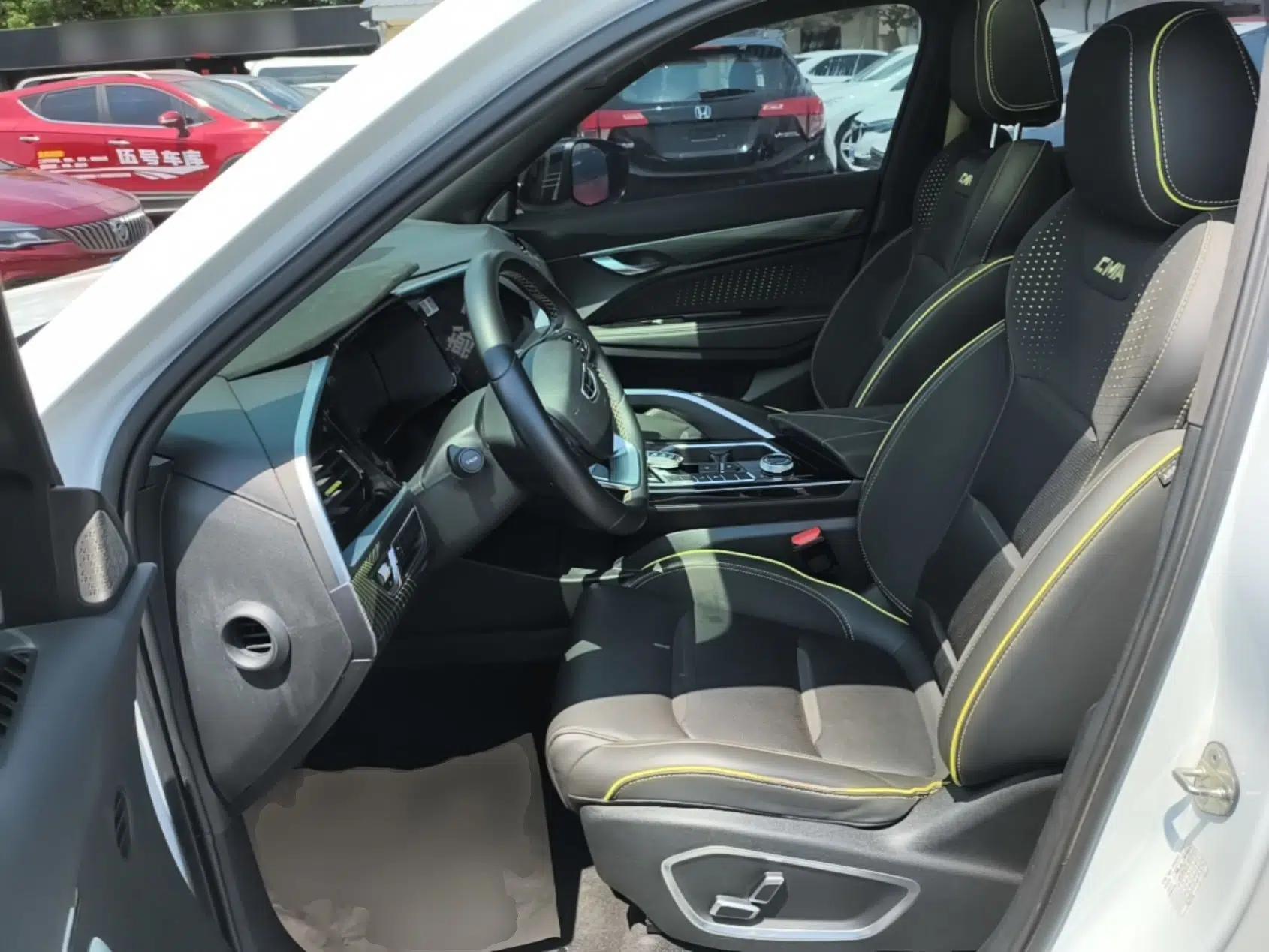 Geely Auto Monjaro S 2021 2.0TD Automatic Two-Wheel Drive Lightning Edition — миниатюра 17
