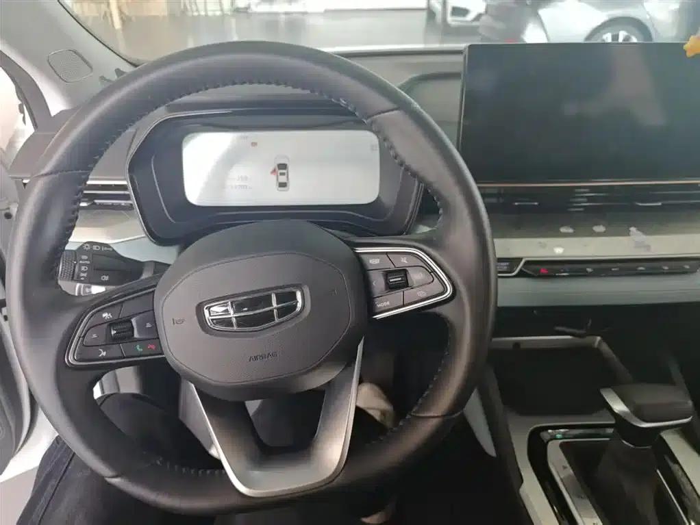 Geely Emgrand L 2022 1.4T CVT Supreme Edition — миниатюра 15