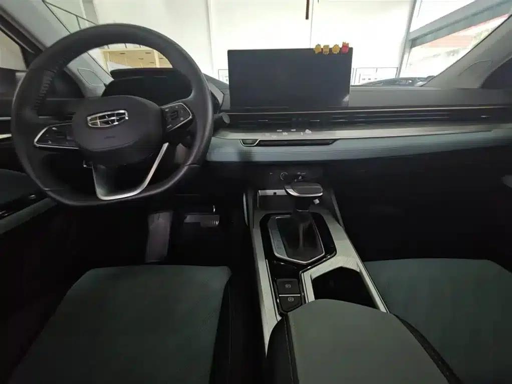 Geely Emgrand L 2022 1.4T CVT Supreme Edition — миниатюра 9