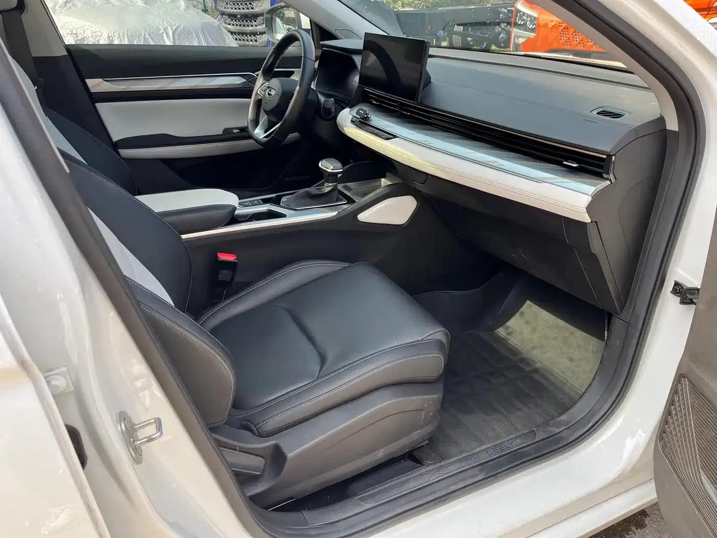 Geely Emgrand L 2022 1.4T CVT Flagship Edition — миниатюра 13