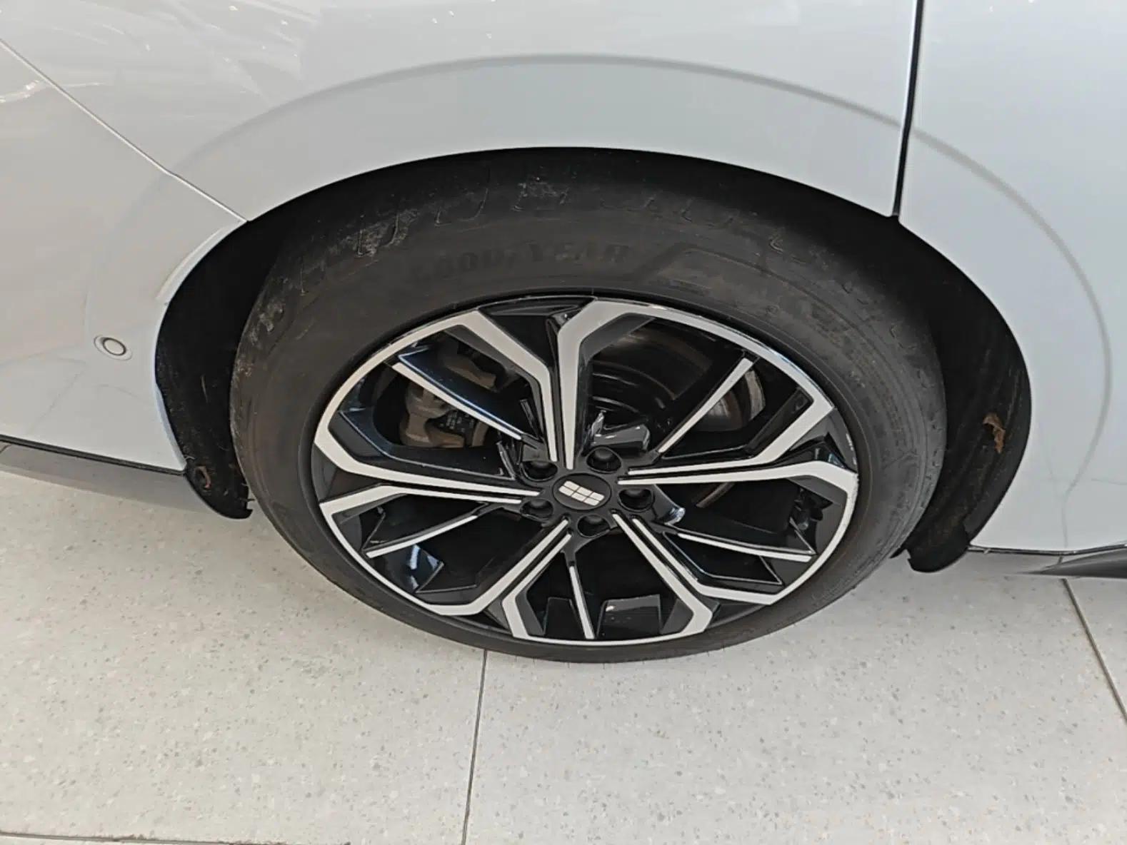 Geely Galaxy E8 2025 700 km Long-Range Intelligent Driving Version — миниатюра 11